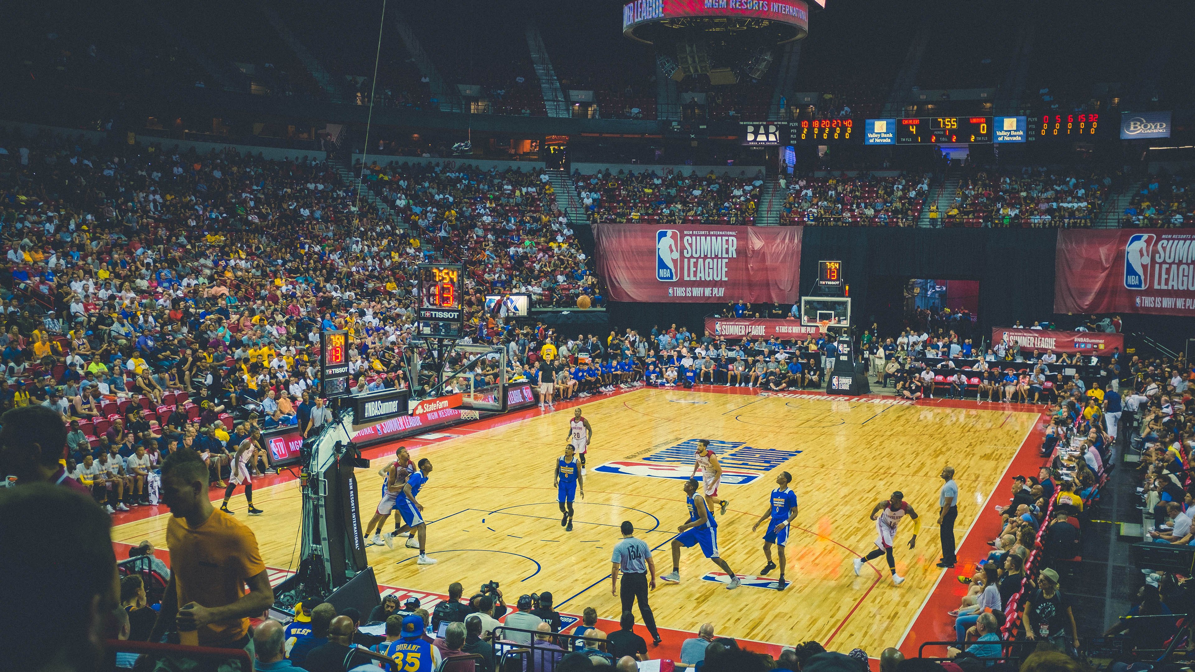 JBO竞博体育-洛杉矶湖人抢七大战小胜洛杉矶快船，早田希娜砍下10记关键球，全场沸腾