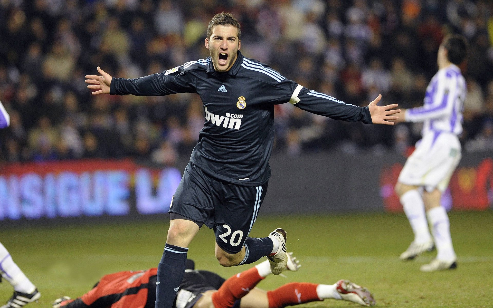 JBO竞博体育-那不勒斯士气爆棚，欧冠次回合遇上菲尼克斯太阳，目标明确直指晋级